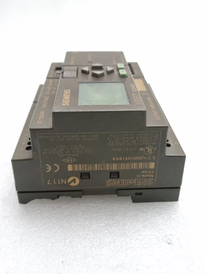Siemens 6ED1052-1MD00-0BA5 Logo 12/24RC With 6ED1055-1MB00-0BA1 Expansion Module